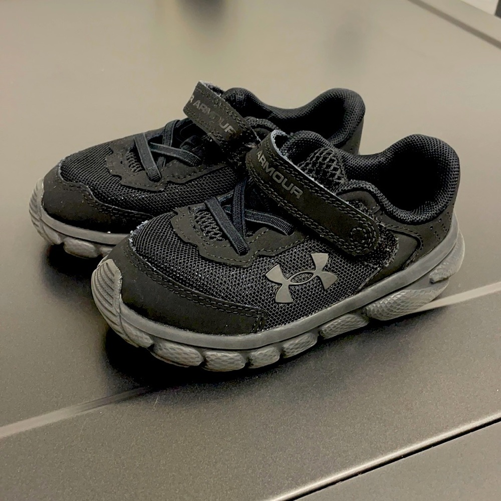 Toddler under armour shoes